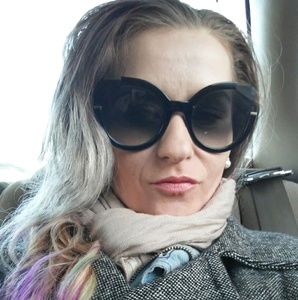 Meet your Posher, Natasha